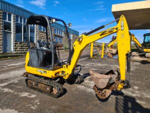 2015 JCB 8018 CTS, Canopy, Expanding tracks, Piped for attachments, Manual Quick hitch, 3 x Buckets, 1511 hours-image