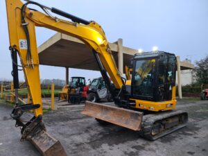 SOLD - 2020 JCB 90Z-2, Hydraulic Quick hitch. Piped for attachments, Boom & dipper C/V's, Air con, Heated seat, Radio, Orange & green beacons, Good rubber tracks, Only 1608 hours. Very nice machine - SOLD-image