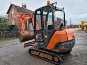 2011 Hitachi ZX27, Manual Quick hitch, 3 x Buckets, Piped for attachments, New rubber tracks, 2 x Speed tracking, 5193 hours-image