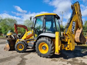 2013 JCB 3CX SM 4x4 Turbo, Powershift, 40k, SRS, Piped for breaker, Hydraulic rear Quick hitch, Keypad immobiliser, Only 4190 hours-image