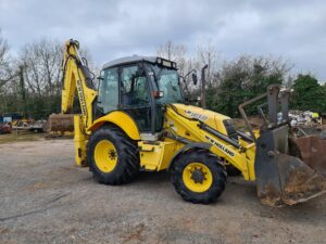 2007 New Holland LB110, 3 x Buckets, 10470 hours, Supplied new by us in 2007 and only 1 x Owner since.-image